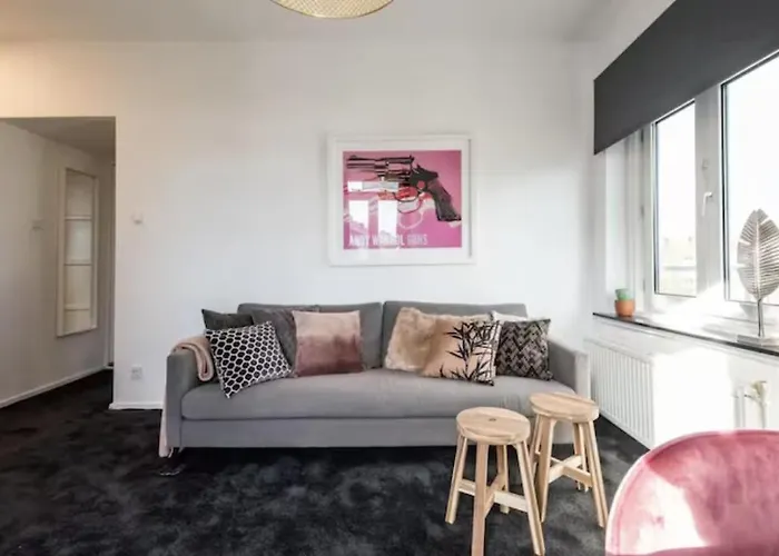 Cozy 2-Bedroom Apartment