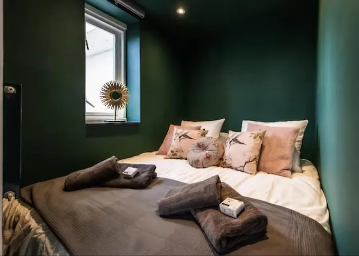 Cozy 2-Bedroom Apartment